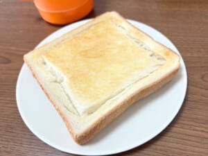 【やってみた】食パンに切れ込みを入れてトーストすると耳がザックザクになるらしい