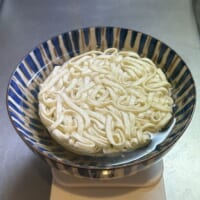 規定量のお湯を注ぐ