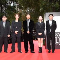 「外道の歌」が東京国際映画祭へ　レッドカーペットに窪塚洋介×亀梨和也が登場