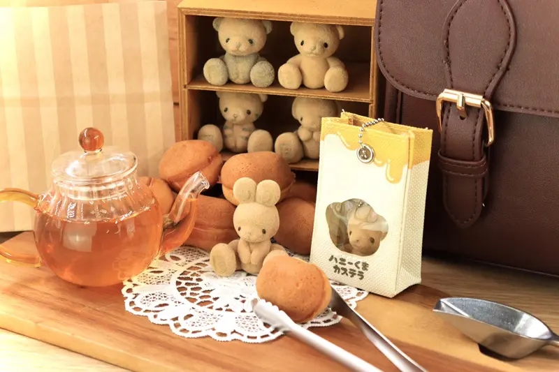 ベビーくまカステラ　テディベア クマのぬいぐるみがベビーカステラ風に！カプセルトイで発売｜Infoseek