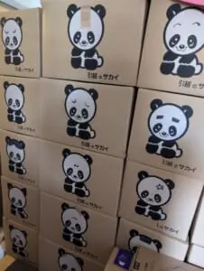 しゃくれパンダ♪引越し処分様 引っ越し用ダンボールのパンダにラクガキが……おちゃめな母の行動に爆笑