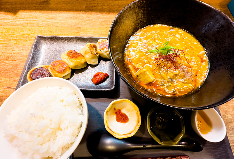 「“ピリ辛”麻婆豆腐定食」（税込1090円）