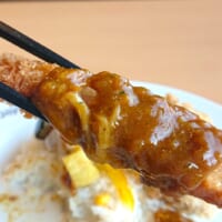 チーズカレーと相性バツグンなエビフライ