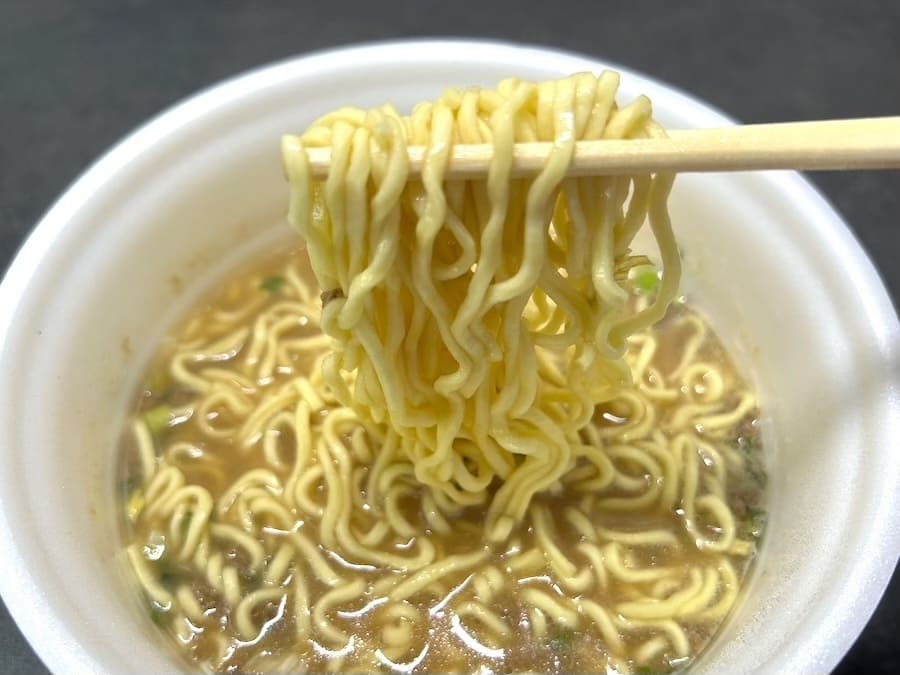 麺はほどよく弾力があり、食べごたえは十分