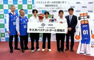 「メクテック」がBリーグ「茨城ロボッツ」と取り組む地域貢献活動　牛久市内の全中学校にバスケットボールを寄贈した思いを熱弁