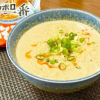 レストランシェフも絶賛　サッポロ一番みそラーメンでつくる「ごま豆乳担々麺」が本格的すぎた