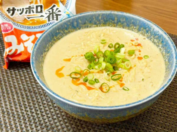 レストランシェフも絶賛　サッポロ一番みそラーメンでつくる「ごま豆乳担々麺」が本格的すぎた