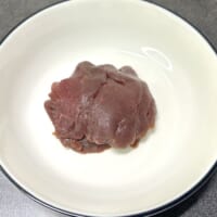 カンガルー肉は赤黒い