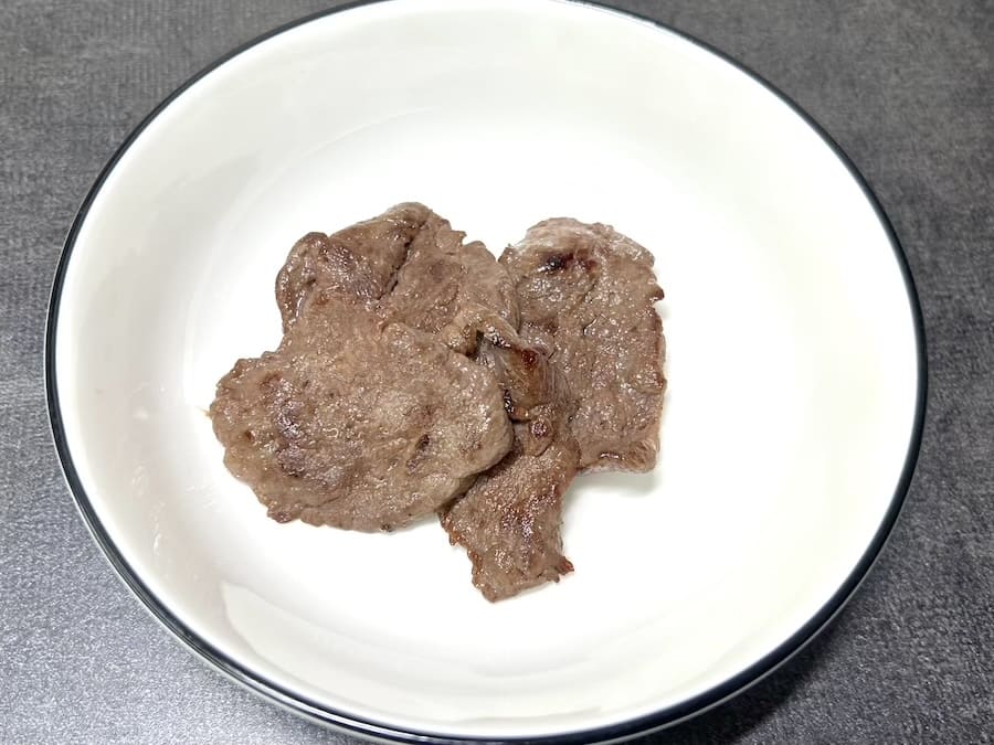 焼いたカンガルー肉は少し臭みが軽減される