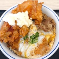 「牛・豚・鶏のトリプルカツ丼」（ヘビー）