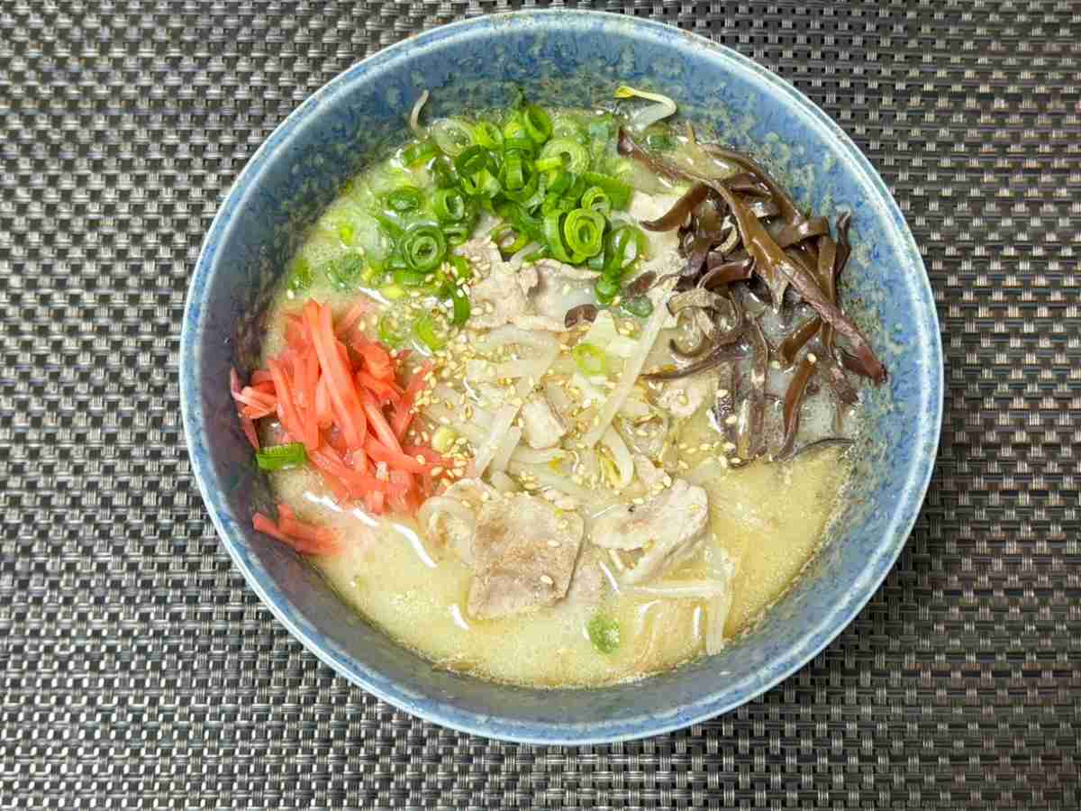 罪悪感なし！簡単おいしいヘルシーな「とんこつラーメン風豚もやし」作ってみた