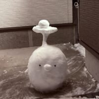 「コロコロポックル」の雪だるまが可愛すぎる！頭の葉っぱも見事に再現