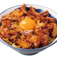 牛と豚を一度に食う！肉めし岡もとが「ホルモン丼」を期間限定発売