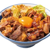 ホルモンと肉めしの合い盛り丼（税込1078円）