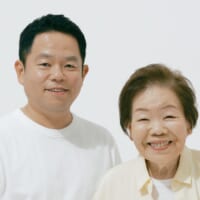 「名探偵津田」がきっかけ？ダイアン津田、実母と共にユニクロ広告に登場