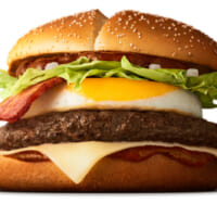 たまごベーコン肉厚ビーフ