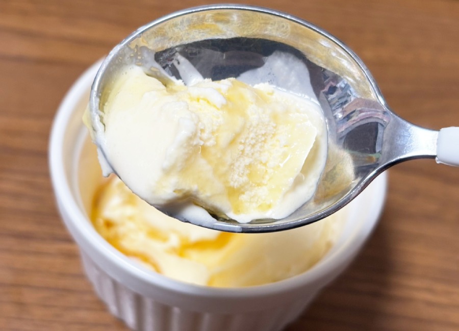 ごま油の風味が抑えられ、バニラアイスがよりコクのある味わいに