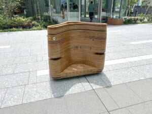 これが未来の移動手段？高輪ゲートウェイシティを走る謎の乗り物「iino」