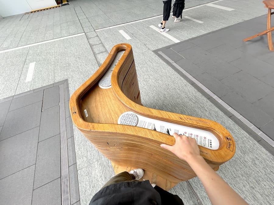 持ち手につかまる