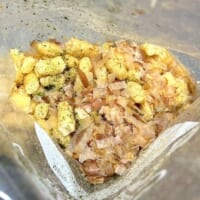 青のり、白ごま、かつお節を追加したあと