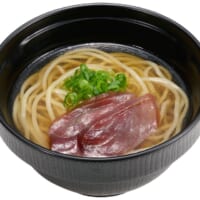 スシロー、まぐろの漬けがのった「鮪しょう油ラーメン」発売　鹿児島県いちき串木野市の“ジモメシ”