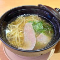 「鮪しょう油ラーメン」がスシローに登場！鹿児島のご当地麺を本音レビュー