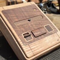 可能な限り手道具を用いて作品を完成させることがこだわりのひとつ