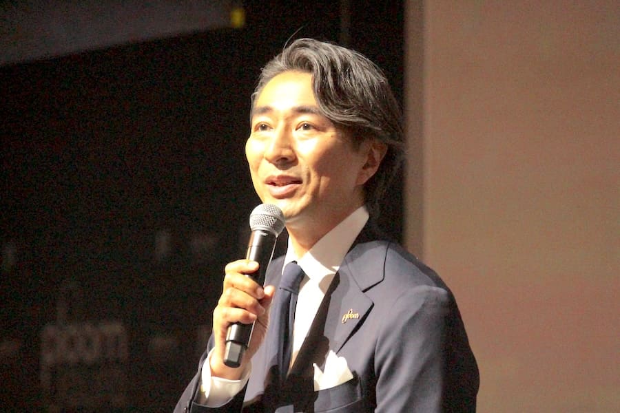 回答する筒井氏