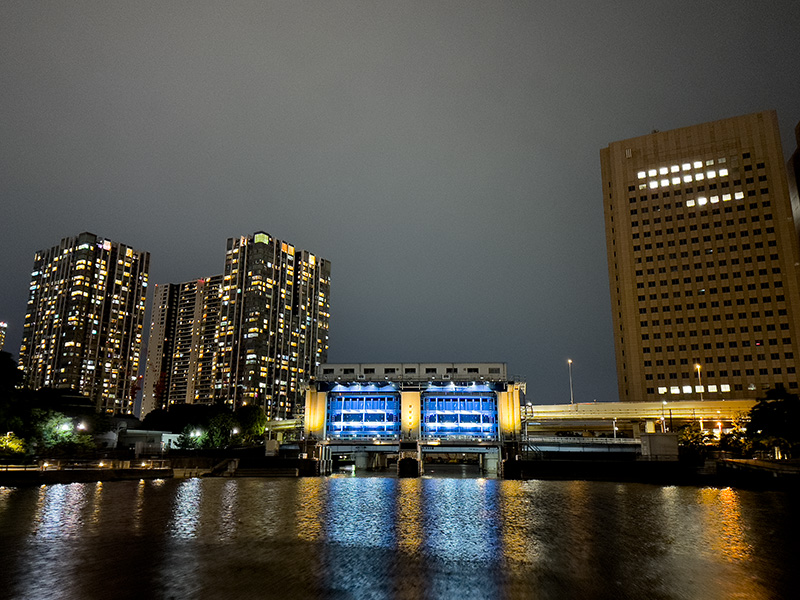 天王洲運河と京浜運河を隔てる天王洲水門
