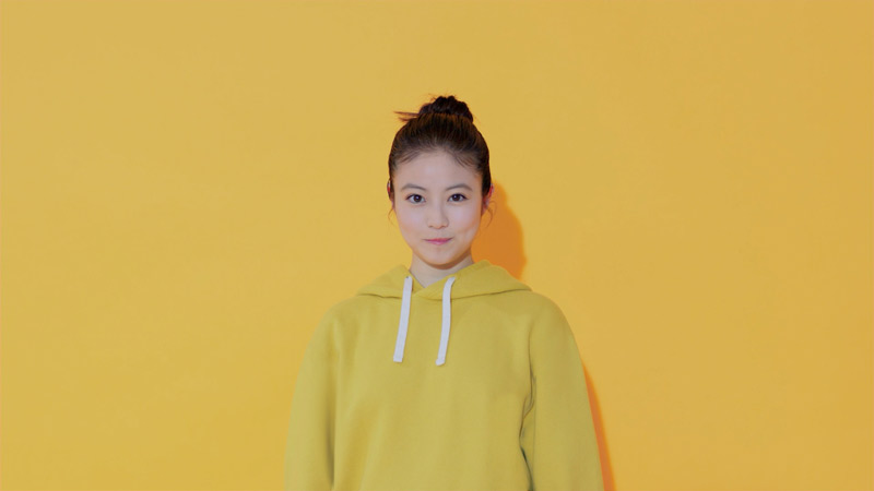 今田は終始直立したまま