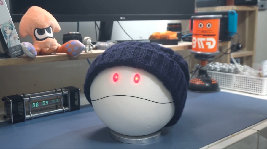 目が光る仕様