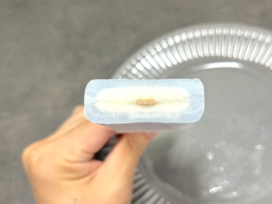ブルーラズベリー味断面