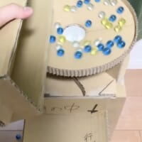 クルーンにビー玉を投入