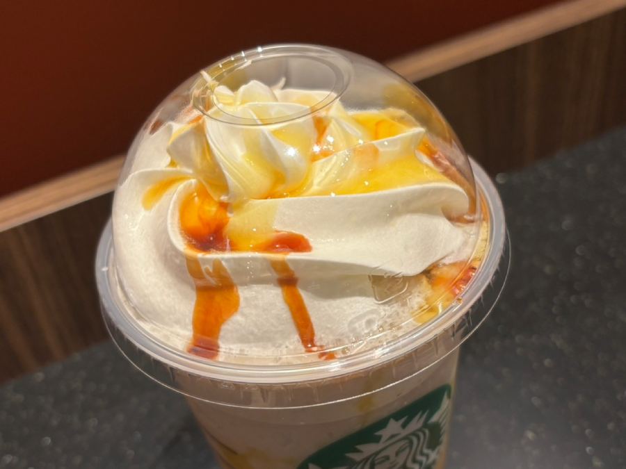 茶色いホットハニーがしっかりトッピングされています