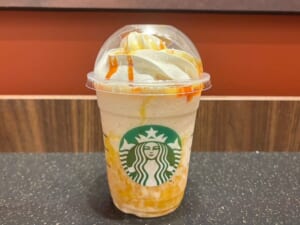 辛いフラペチーノ？スタバの新作頼んだら汗が止まらなくなった件