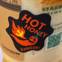 ホットハニーのキャラクターのシール