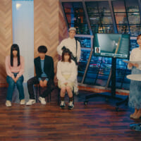 ドラマに先行して放送されたテレビ番組「マルクト情報テレビ」のスタジオ