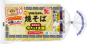 太麺仕様の新商品「マルちゃん焼そば　期間限定　今だけ太麺　3人前」