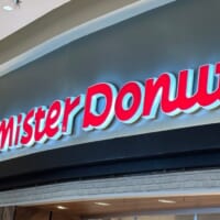 開店1時間後ながらレジにはまずまずの人だかりが