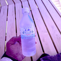 サウナでの上映会参加者には水分補給用の水を配布