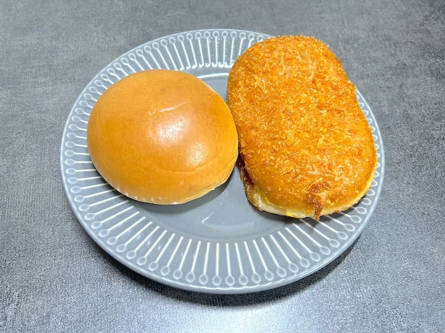 2種のやきそばパン開封