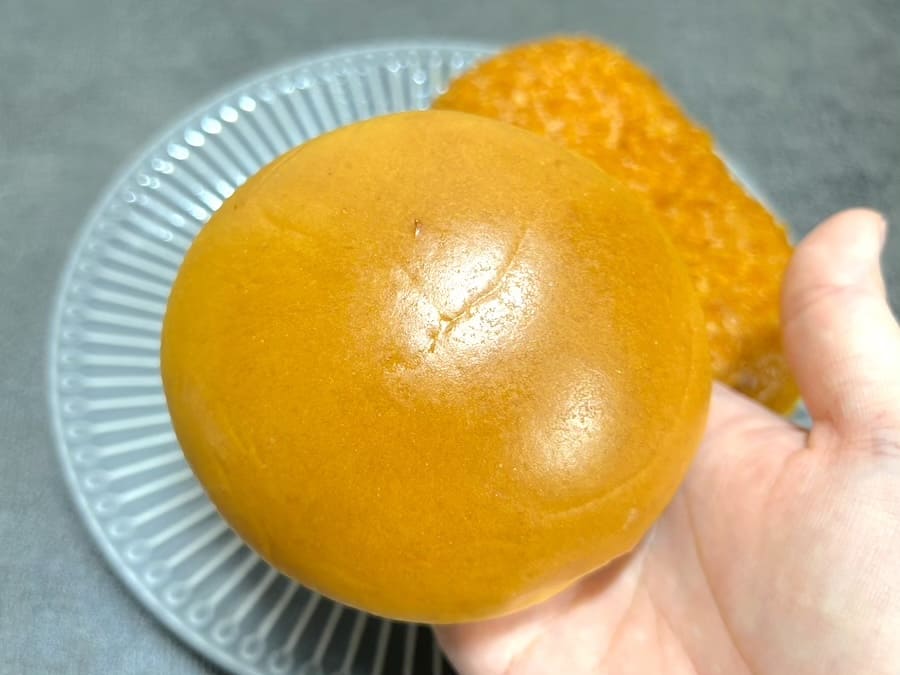 「ペヤングソースやきそばパン」はあんぱんのよう