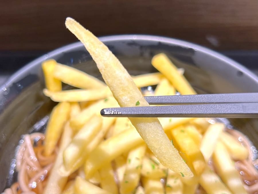 フライドポテトはシューストリングタイプ