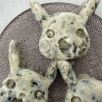ポケモンじゃなくてバイオ？ゾンビすぎるピカチュウパンが夢に出てきそう