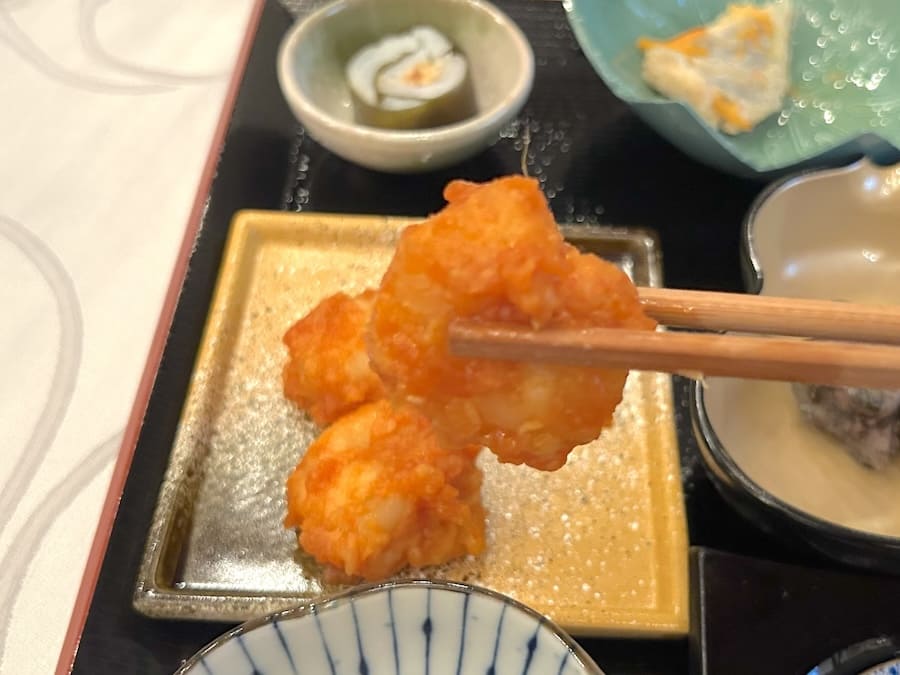 「海老チリ」を試食
