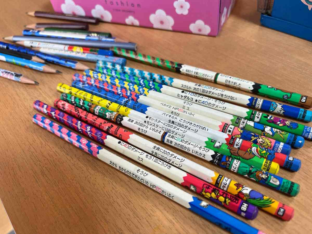 新品のはずなのに「削れない鉛筆」に共感の声続々　ドラクエ「バトエン」に反響