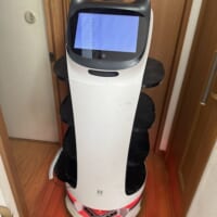 “あのファミレスのロボ”が家庭で活躍　ベラボット3台導入の一般人に驚き