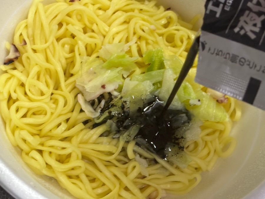 ソースが真っ黒