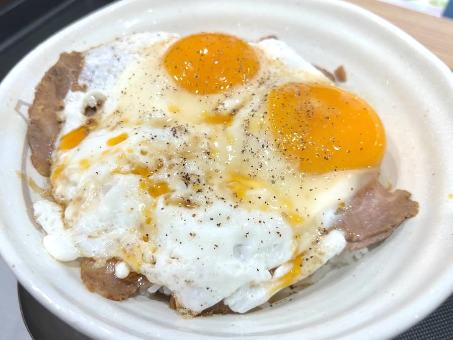 目玉焼きが2個