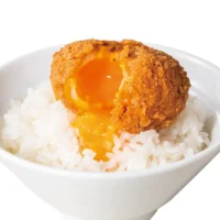箸で割ってとろ～り　からやま「カリっとたまご」グランドメニュー入り